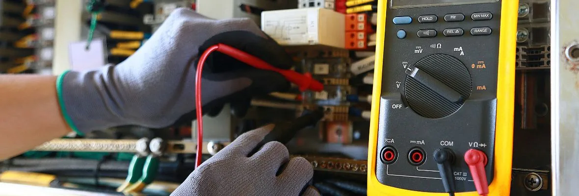 Photograph of a voltmeter for the Electrical Troubleshooting section